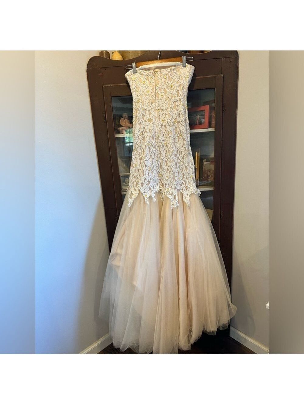 Renaissance Collection Sleeveless Lace & Beaded Top Ballgown Size 2 - Picture 2 of 7